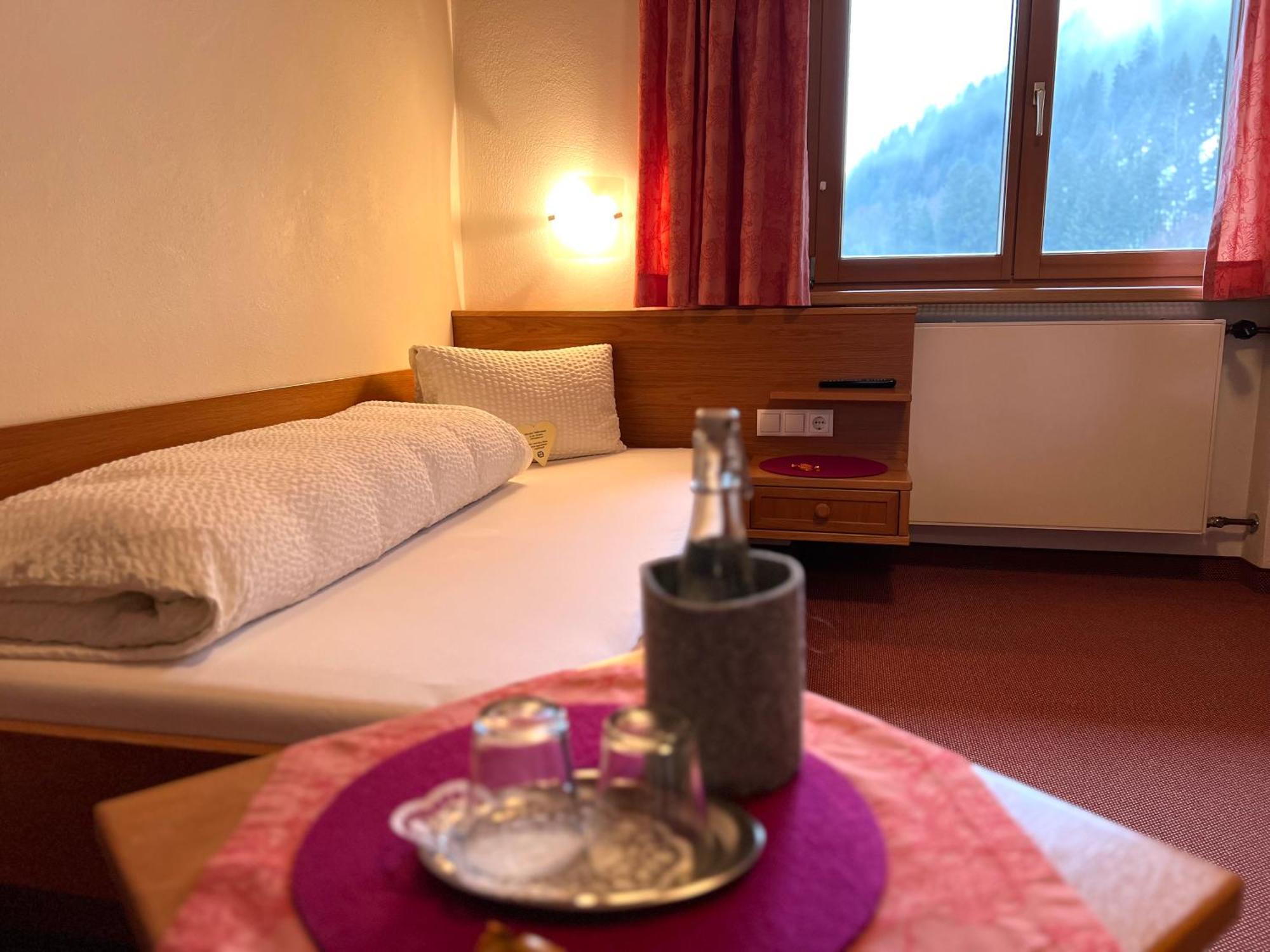 بارتنين Pension Christophorus Hotel Garni المظهر الخارجي الصورة